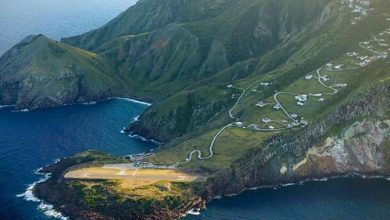 Photo of Egy festői karib-tengeri szigeten található a világ legszebb fekvésű repülőtere