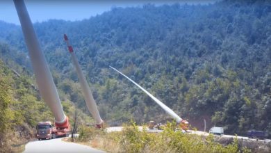 Photo of Így szállítják az óriási szélturbina lapátokat a kanyargós hegyi utakon – videó