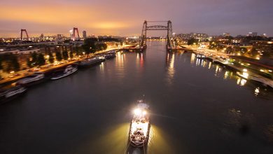 Photo of Így jut el egy hajó Rotterdamból Amszterdamba – Látványos timelaps videó 30 méter magasból
